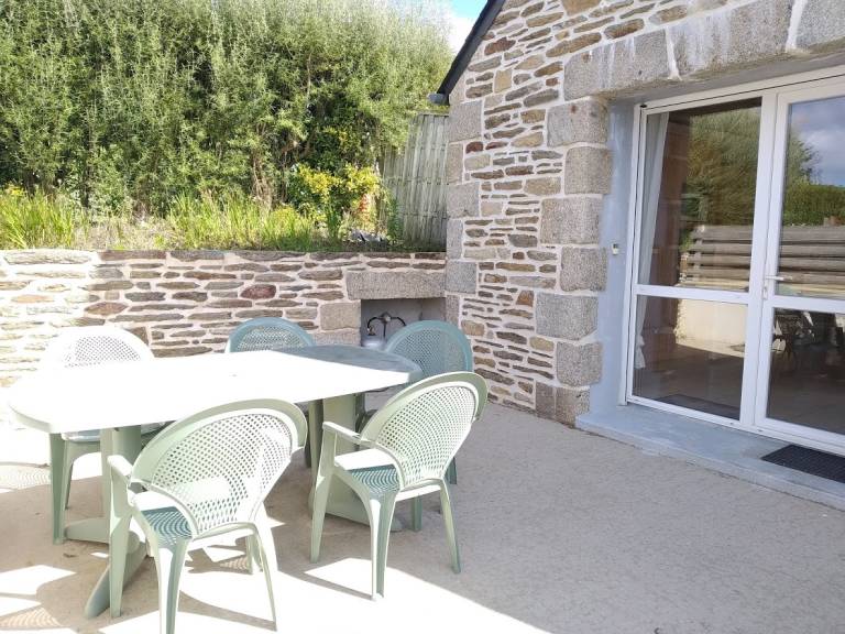 House with patio, BBQ & yard — photo 4