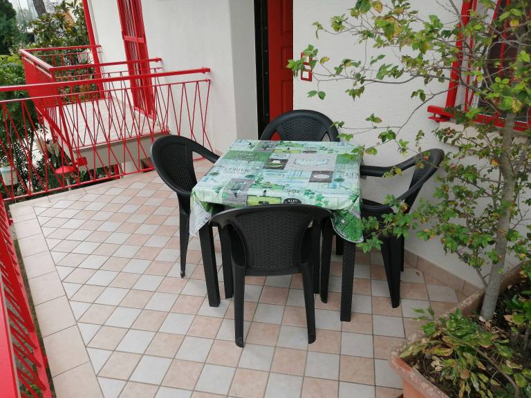 Apartment with fast internet, terrace & yard | Garden view | Next to the beach | Dogs allowed — photo 2