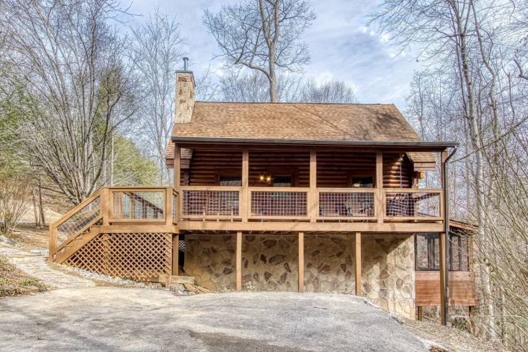Family-oriented wonderful cabin with private pool | Pet-friendly — photo 2