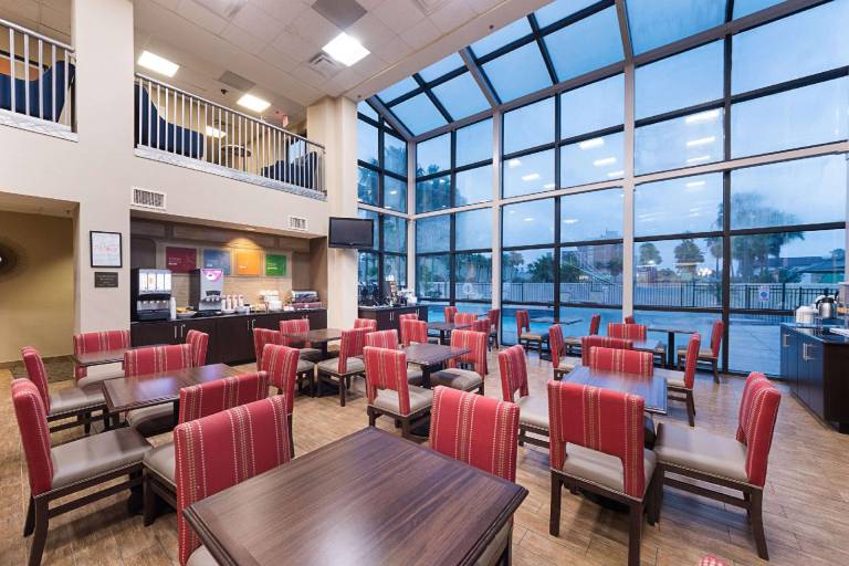 Comfort Suites Beachside — photo 4
