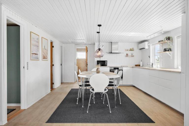House with terrace & barbeque — photo 4