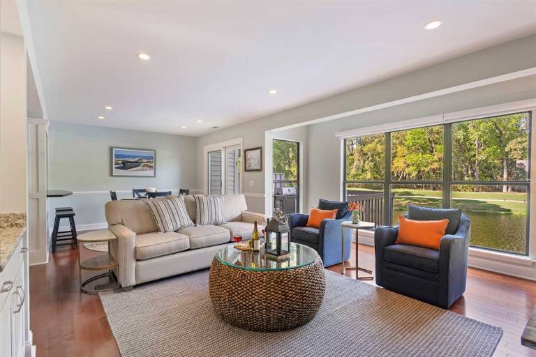 Fully equipped condo with pool | Dogs allowed in Hilton Head Island, SC