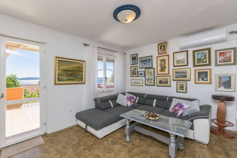 Holiday apartment with barbeque & patio | Sea view — photo 4
