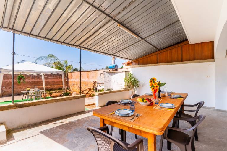 Vacation home with patio, yard & barbecue | Pets allowed — photo 3