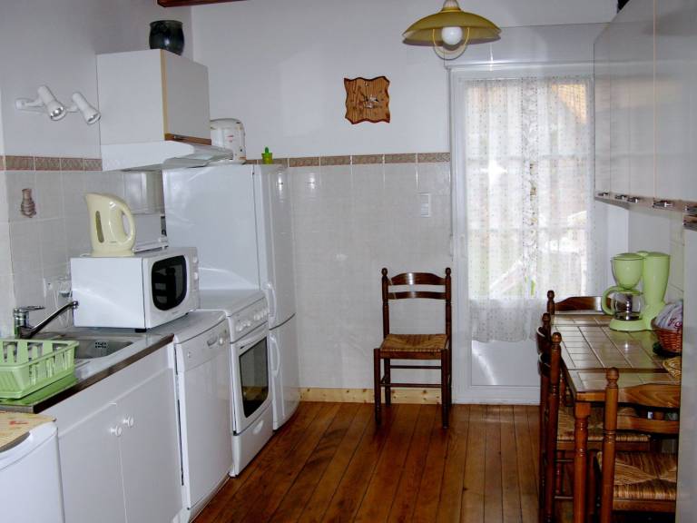 Vacation home with terrace, BBQ & garden — photo 4
