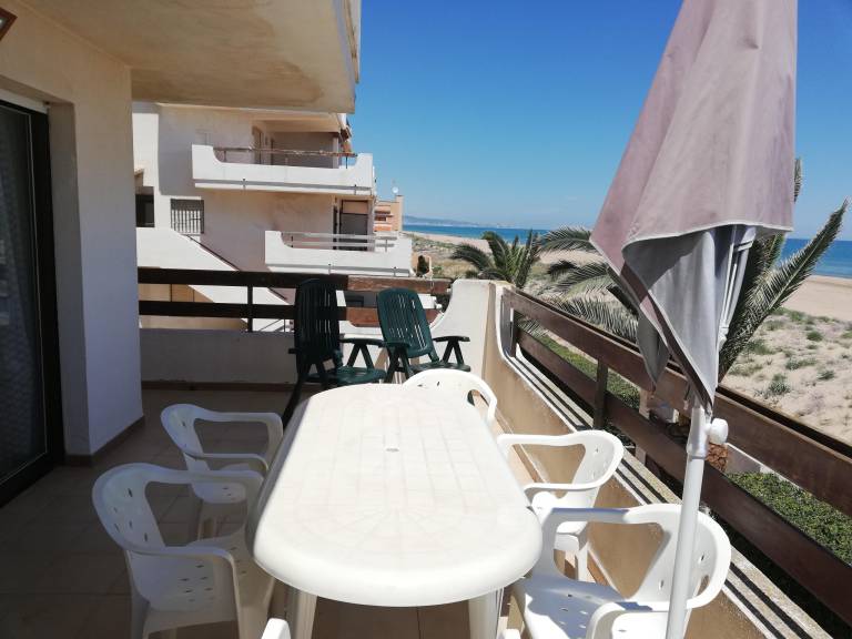 Holiday apartment with pool, yard & terrace | Beach view — photo 3