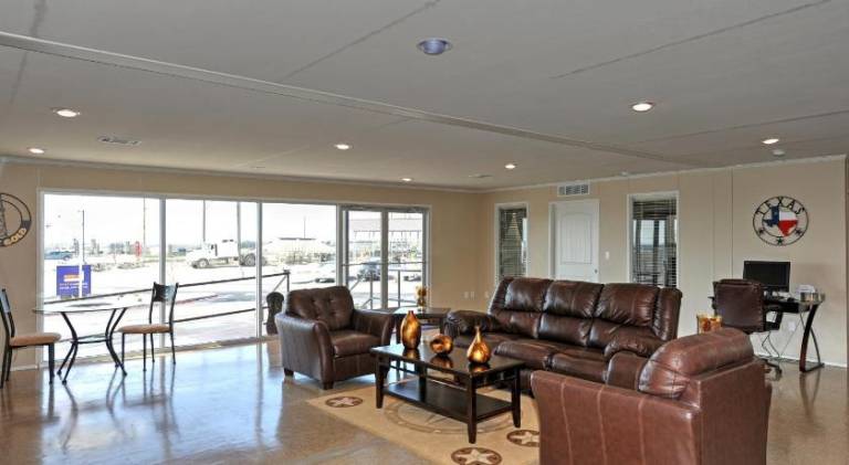Instalodge Hotel and Suites Karnes City — photo 3