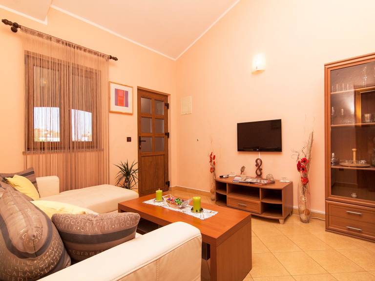 Children-friendly wonderful apartment with garden, barbeque & fast internet | Pets are welcome — photo 4