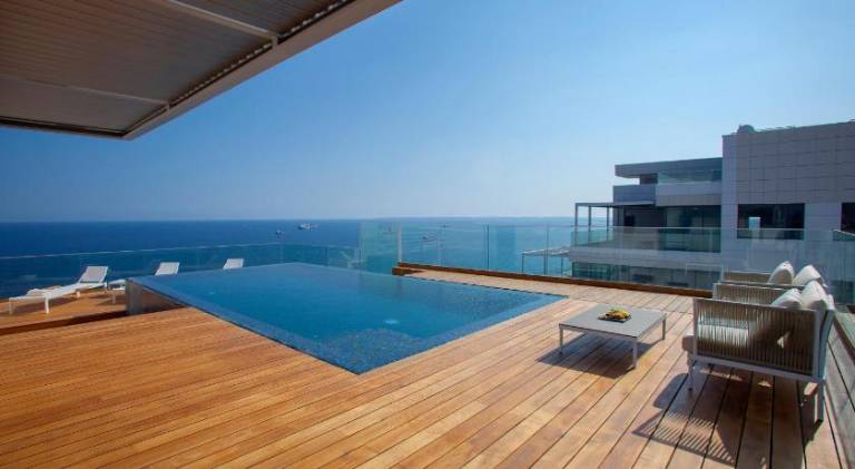 Serviced apartment with sauna, terrace & jacuzzi — photo 3
