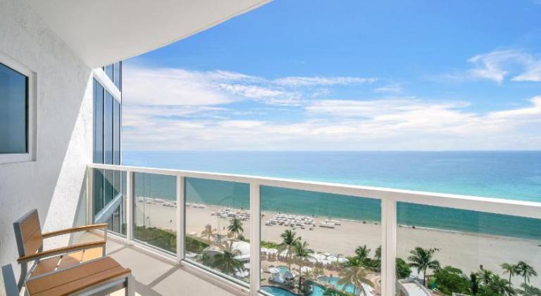 Trump International Beach Resort — photo 3