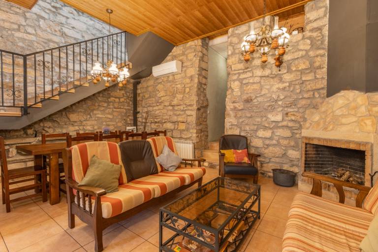 Family-oriented pleasant vacation home with terrace, fast internet & hot tub | Mountain view | Dogs allowed — photo 3