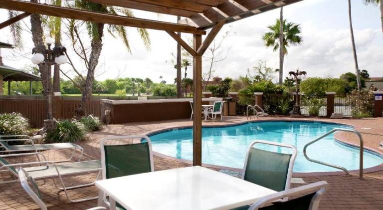 Holiday Inn Express Hotel and Suites Brownsville By IHG — photo 3