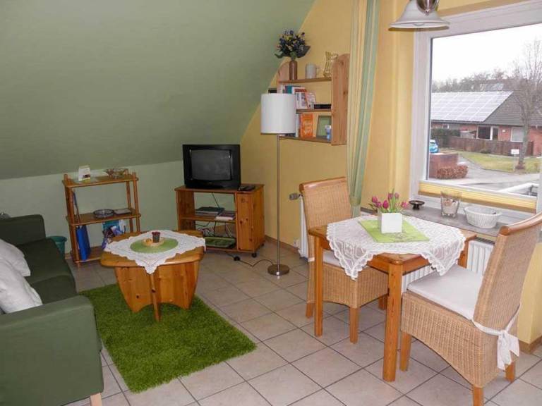 Holiday apartment with yard — photo 2