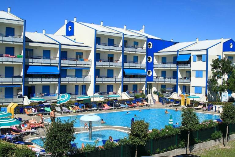 Holiday apartment with pool in Caorle