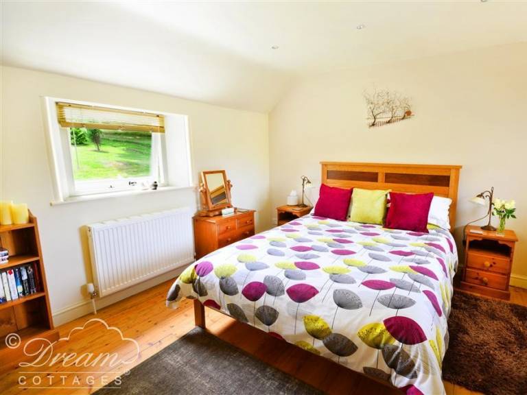 Cottage with garden — photo 4