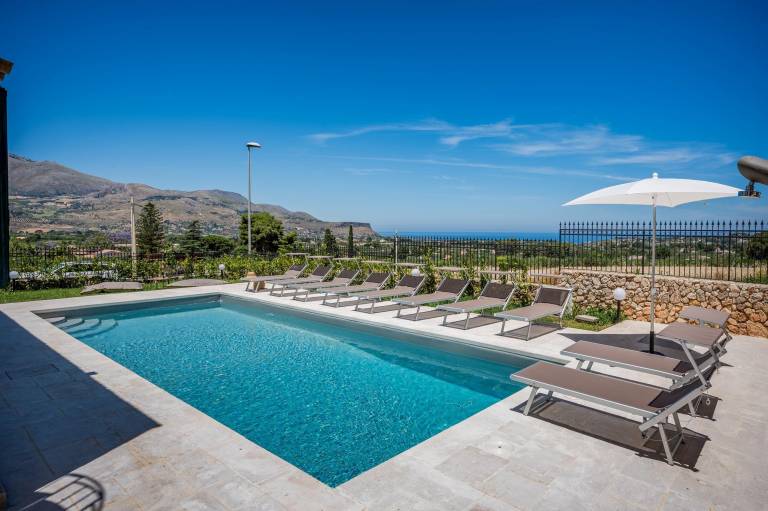 Fully equipped pleasant villa with private pool, yard & barbecue | Sea view | Pet-friendly — photo 2