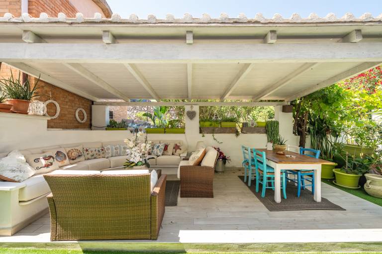 Apartment with garden & patio | Garden view — photo 2