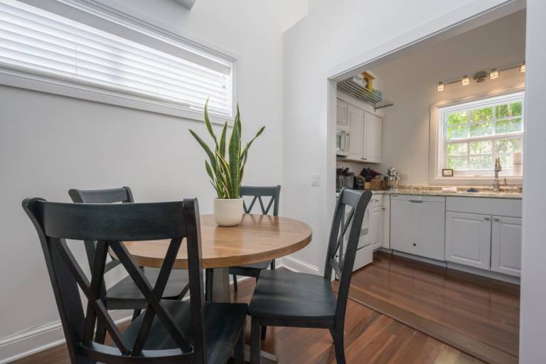 Family-friendly beautiful vacation home with yard, heated pool & patio | Close to Duval Street | Garden view | Pet-friendly — photo 5