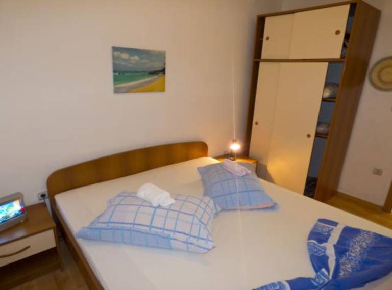 Beachfront Apartments Plaža - Two Bedroom Apartment A4 — photo 5