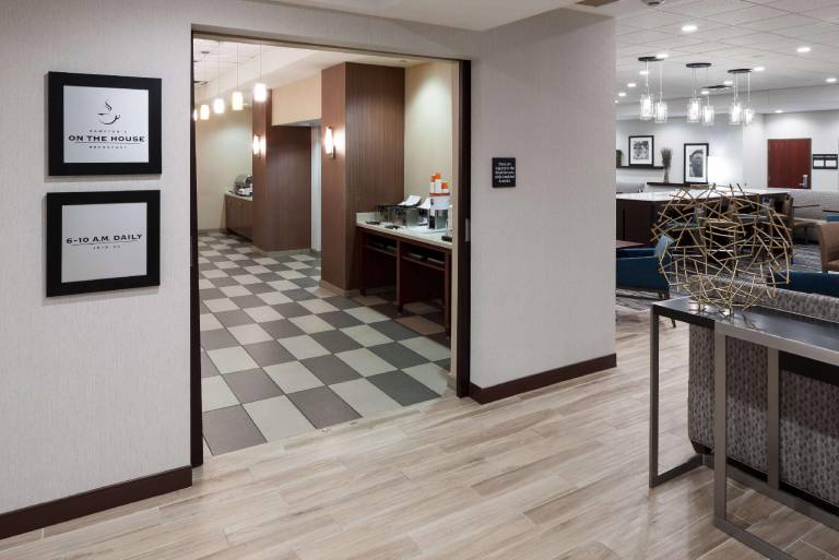 Hampton Inn St. Louis-Downtown (At the Gateway Arch) — photo 5
