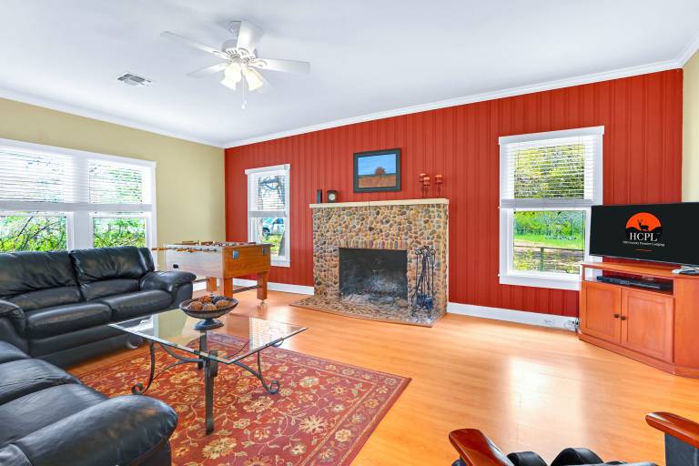 Lighthouse Hill Ranch - Brown House — photo 4