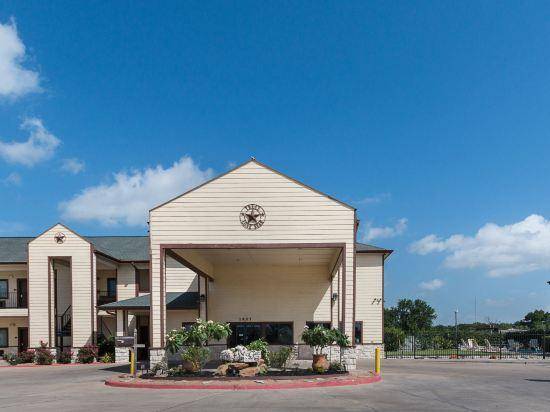 Lone Star Inn and Suites Victoria — photo 4