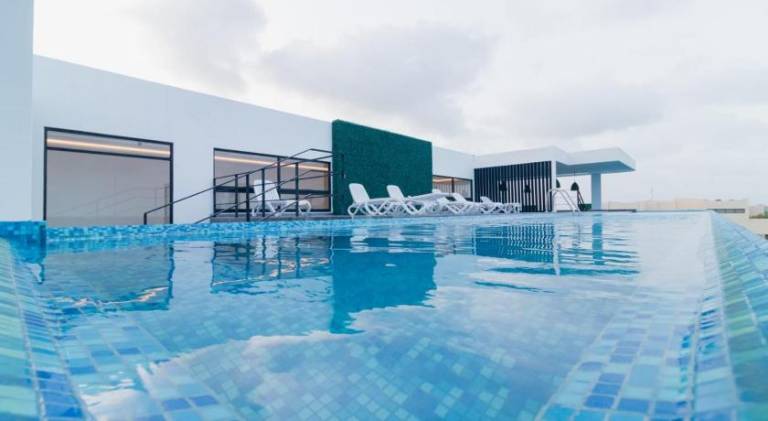 Apartment with pool — photo 3