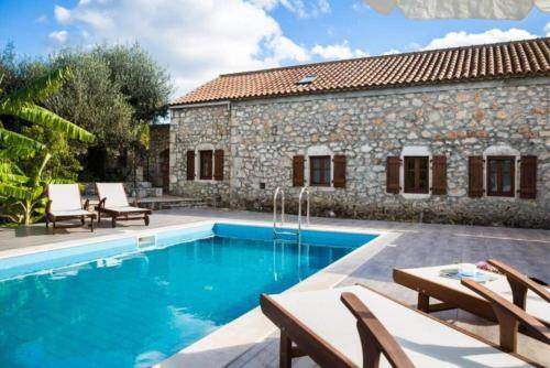 Villa  Katsarata