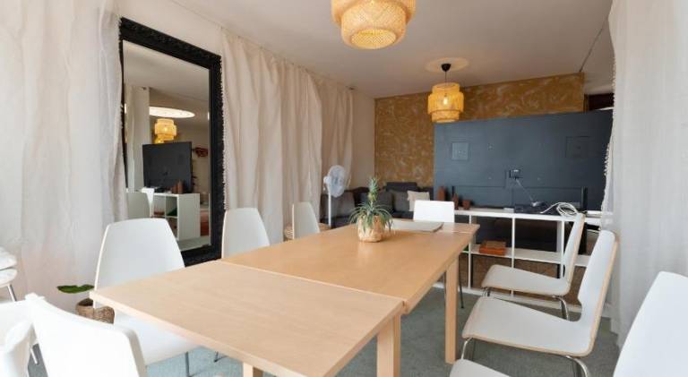Design Penthouse Rooftop Loft, 190sq, 5 Beds, 2 Panorama Terrace, Hot Tub, 1min to Main Station- 5mi — photo 2