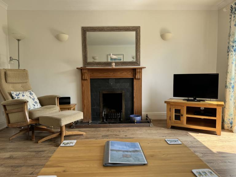 Cottage with garden — photo 4