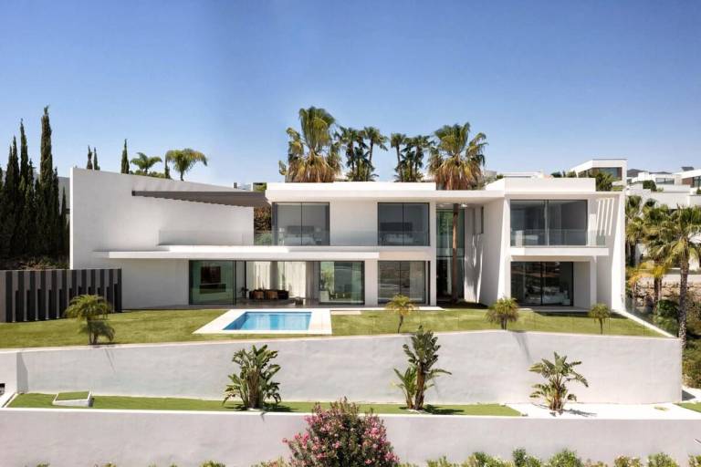 Children-friendly villa with garden & pool | Perfect for remote work | Pets allowed in Benahavis