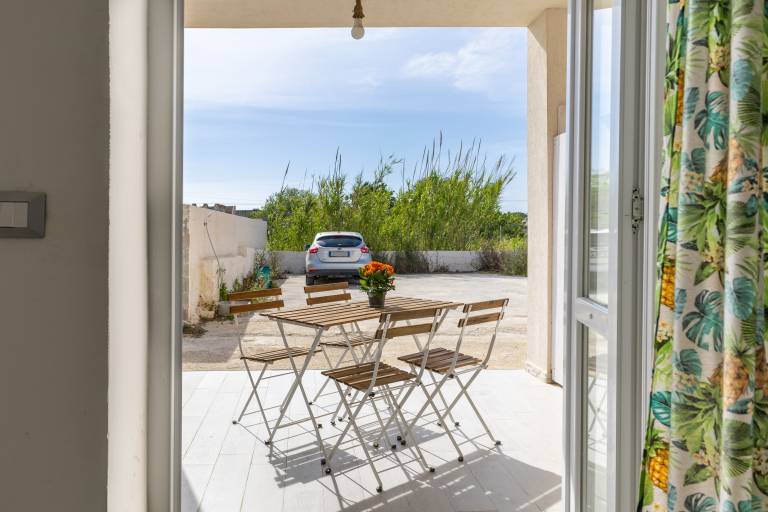 Apartment "Savana Gialla" with Private Terrace & Wi-Fi in Syracuse