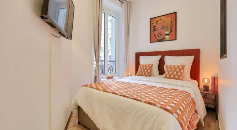 Holiday apartment | Next to Sacré-Cœur | Pets are welcome — photo 2