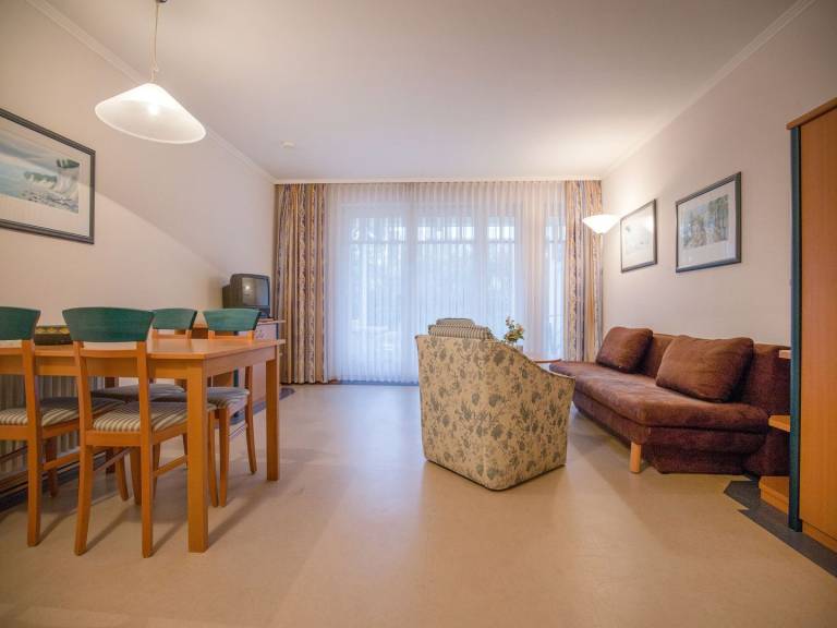 Klassik Ferienwohnung mit 1 Schlafzimmer und Terrasse im Erdgeschoss in Binz