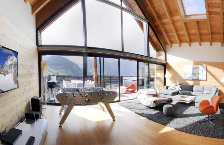 Chalet, wifi, 100m from shops, terrace, parking, tv, 250m², Les 2 Alpes in Les Deux Alpes