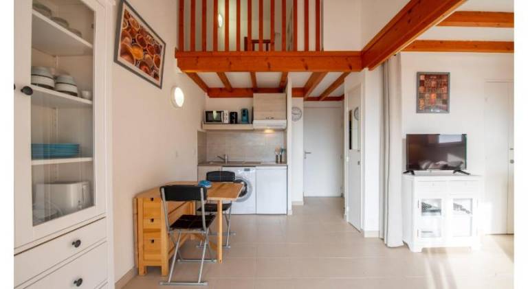 Fully equipped wonderful rental apartment with terrace, private pool & yard | Pets allowed — photo 5