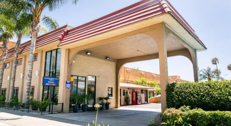 Anaheim Discovery Inn and Suites — photo 5
