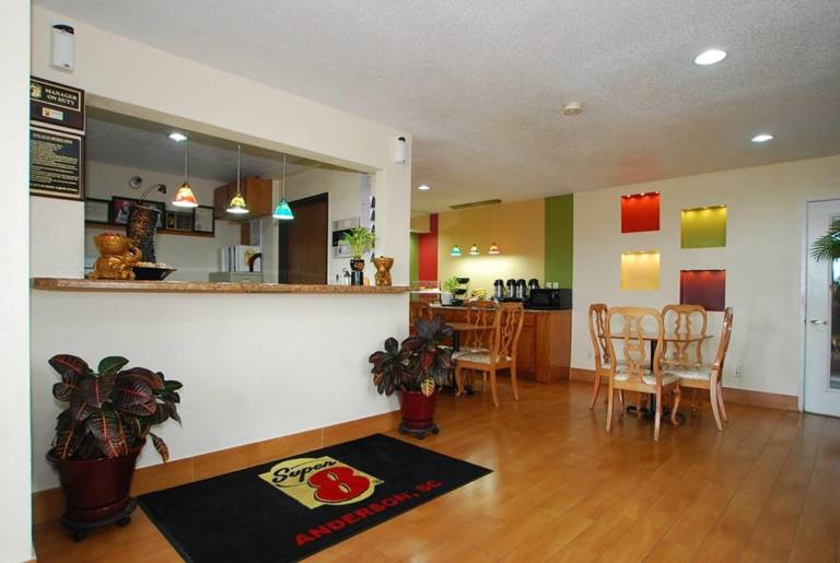 Super 8 By Wyndham Anderson/Clemson Area — photo 2
