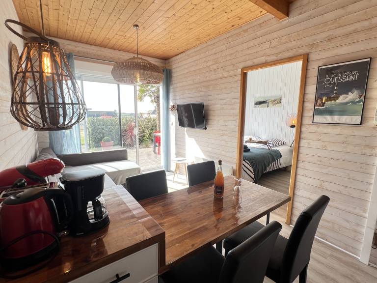 Vacation home with pool, patio & garden | Beach view | Close to the beach | Pets are welcome — photo 3