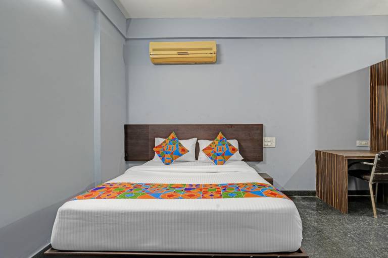 Via Luxury Suites Padmavathi Meenakshi Kalyana Mantapa Road Shivanna Layout