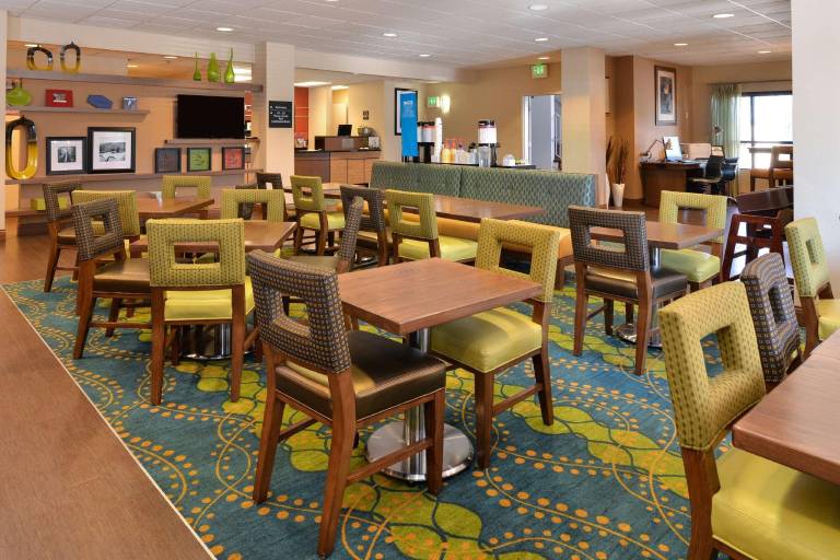 Hampton Inn Portland East — photo 4