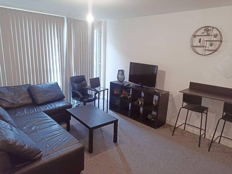 Leicester Apartment Sleeps 4 97WS
