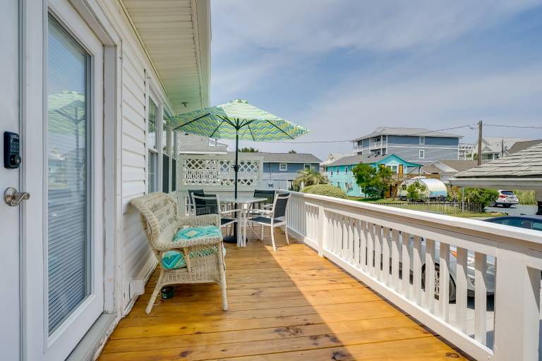 Carolina Beach Home w/ Private Deck: Walk to Shore — photo 2
