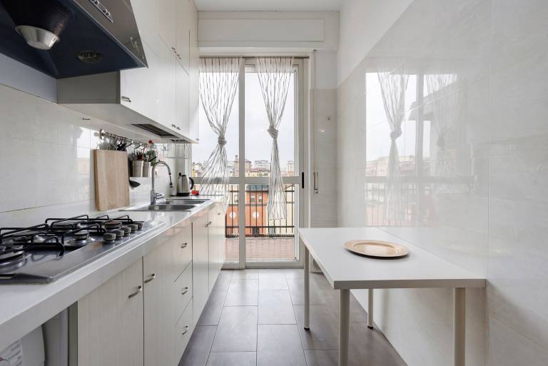 Apartment with fast internet, garden & patio | City view — photo 5