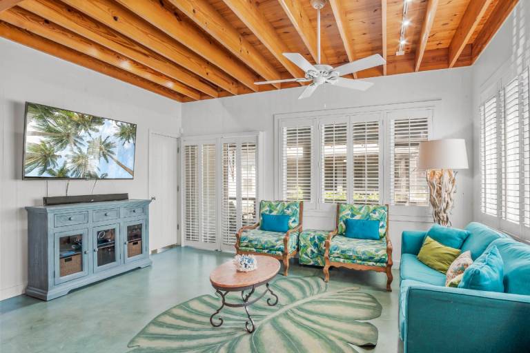 Vacation home with pool & BBQ | Perfect for remote work | Pets allowed in Port Aransas, TX