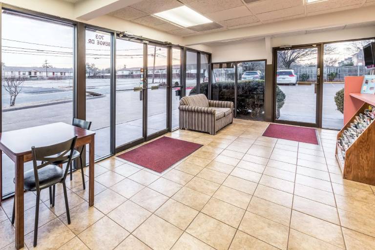 Motel 6 Arlington, TX - UTA — photo 5