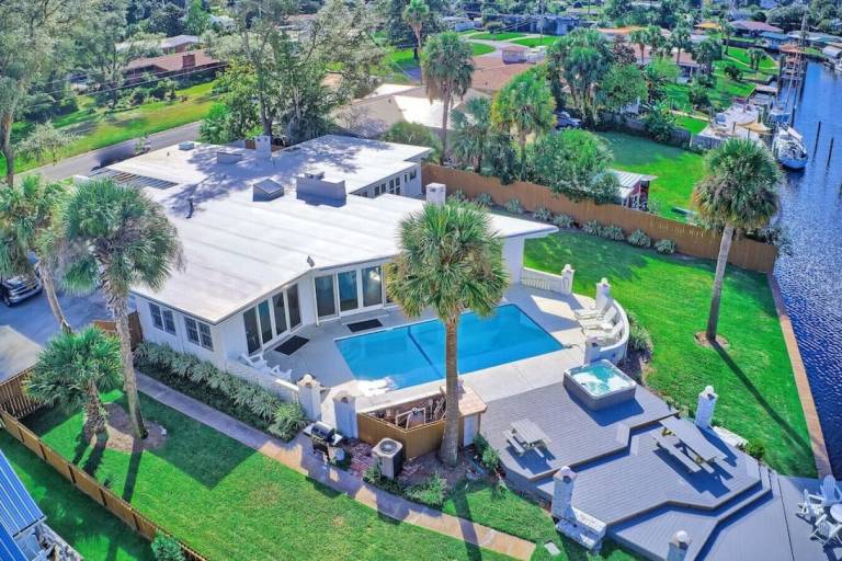 House  Upper Grand Lagoon