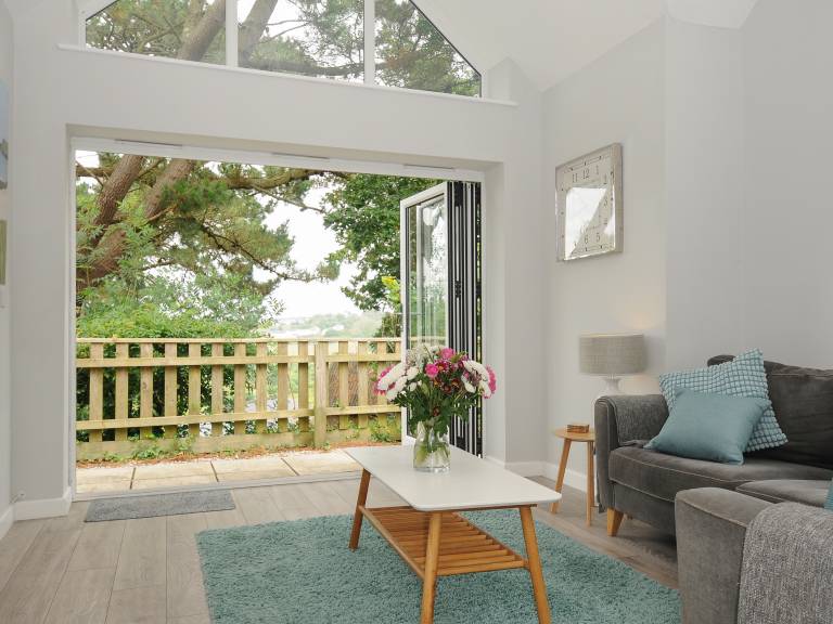 Family-friendly pleasant cottage with jacuzzi & garden | Pets are welcome — photo 4