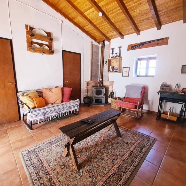 Vacation home with BBQ, patio & garden | Mountain view in Lagos