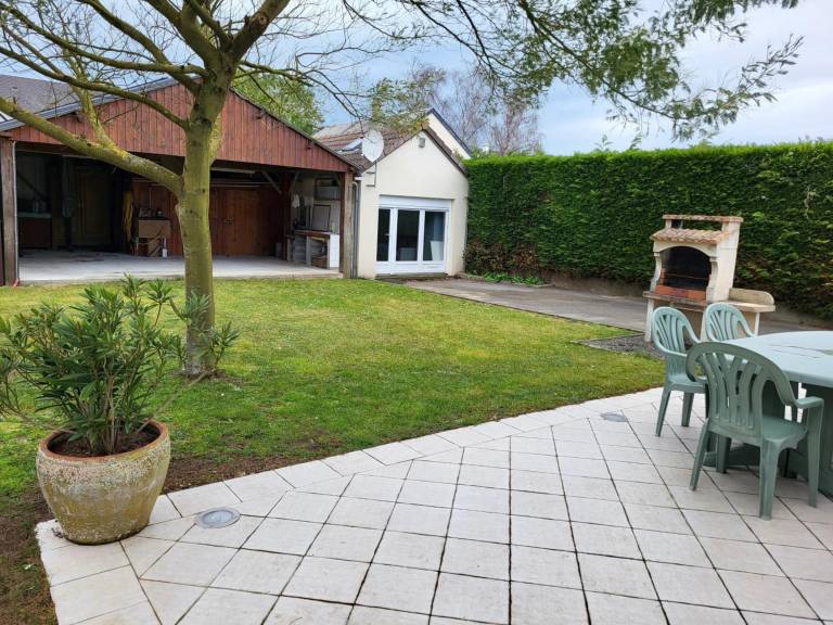 Vacation home with barbecue, terrace & garden | Garden view — photo 5